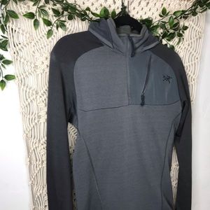 Arc'teryx sweater size Small